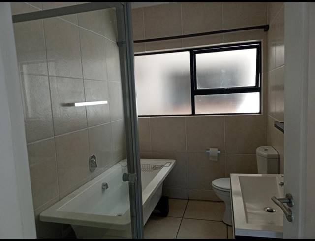 2 BEDROOM PROPERTY TO RENT IN GREENSTONE HILL